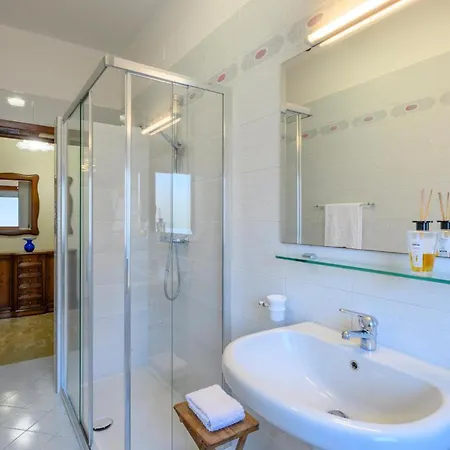 Appartement Awesome In *