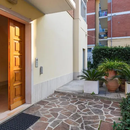 Front In With Wifi Apartment